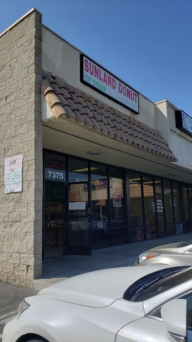 Sunland Donuts Picture 3