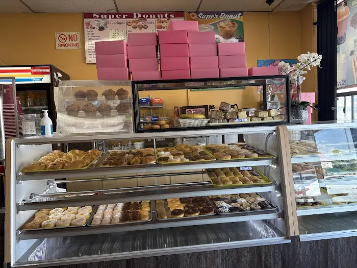 Super Donuts Picture 2