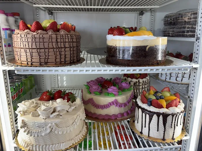 Aracely’s Bakery Picture 6
