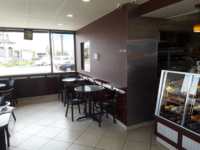 Winchell's Donut House Picture 9