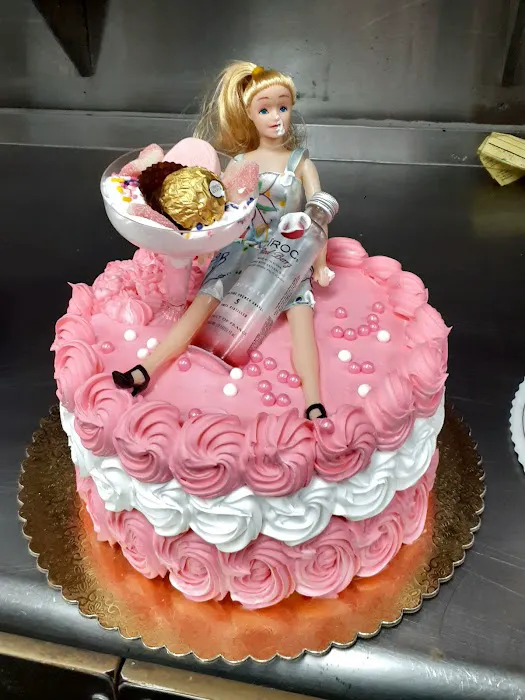 Reyna's Bakery Picture 1