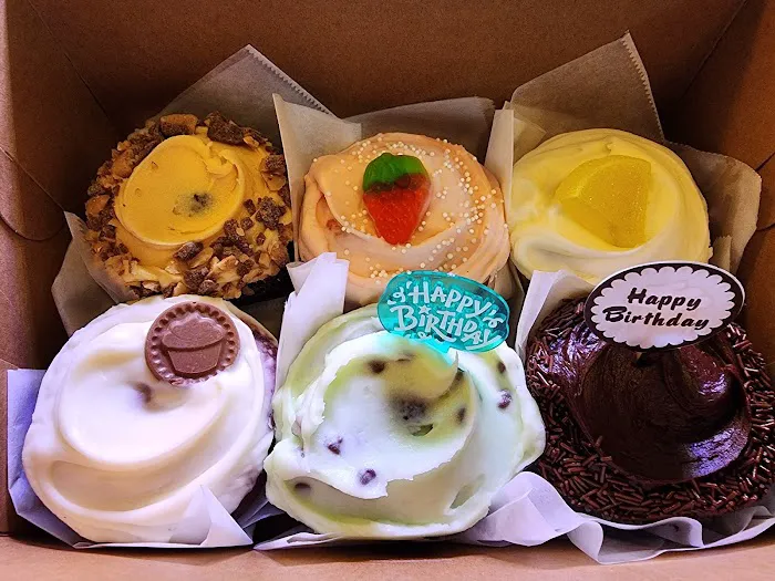 Frosted Cupcakery Picture 9