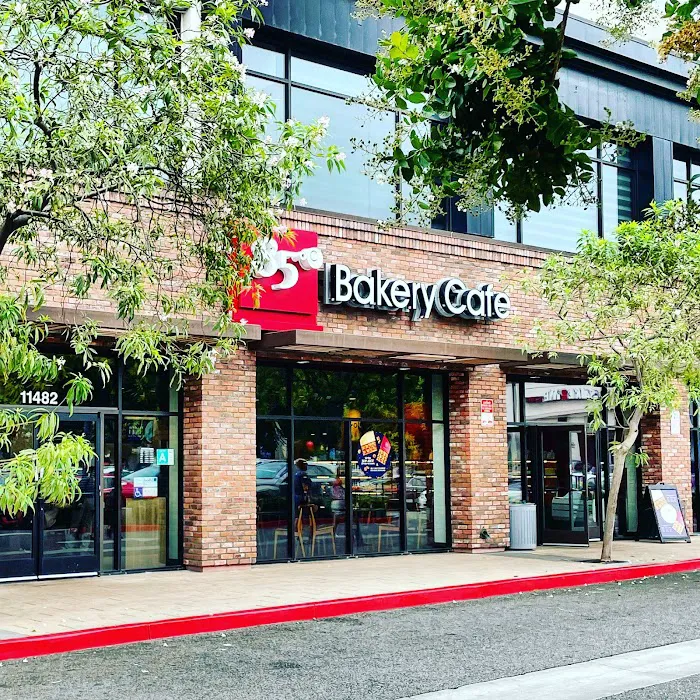 85°C Bakery Cafe - Cerritos Picture 10