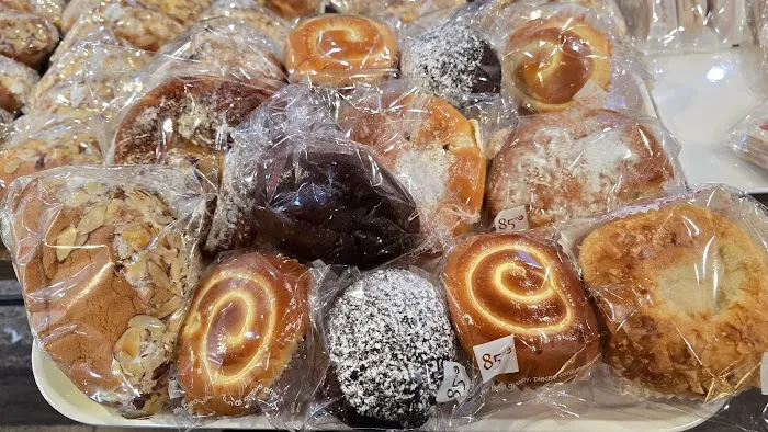 85°C Bakery Cafe - Cerritos Picture 3