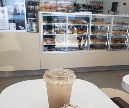 Dey's Doughnuts & Croissants