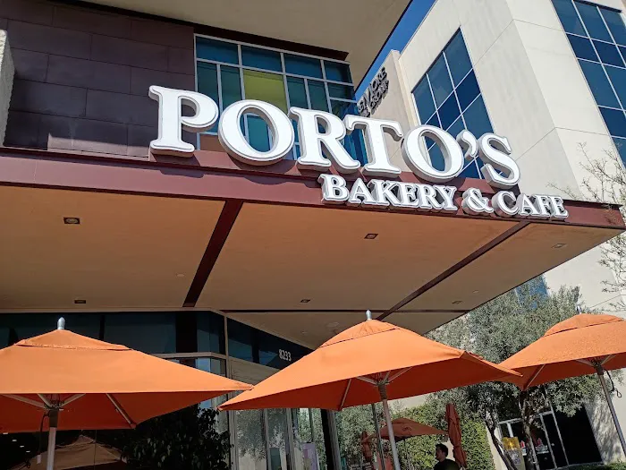 Porto's Bakery and Cafe Picture 2