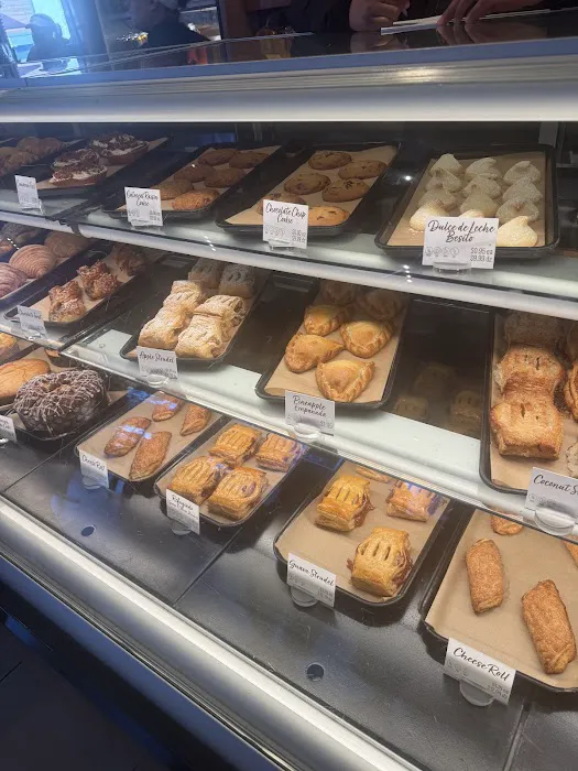 Porto's Bakery and Cafe Picture 9