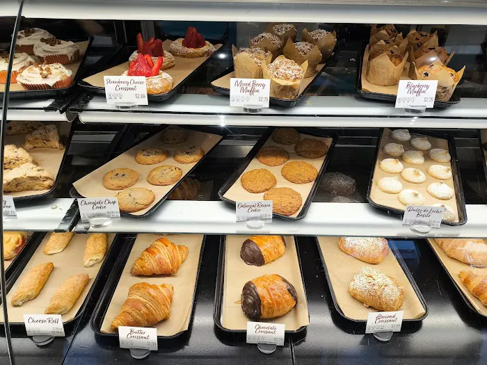 Porto's Bakery and Cafe Picture 10