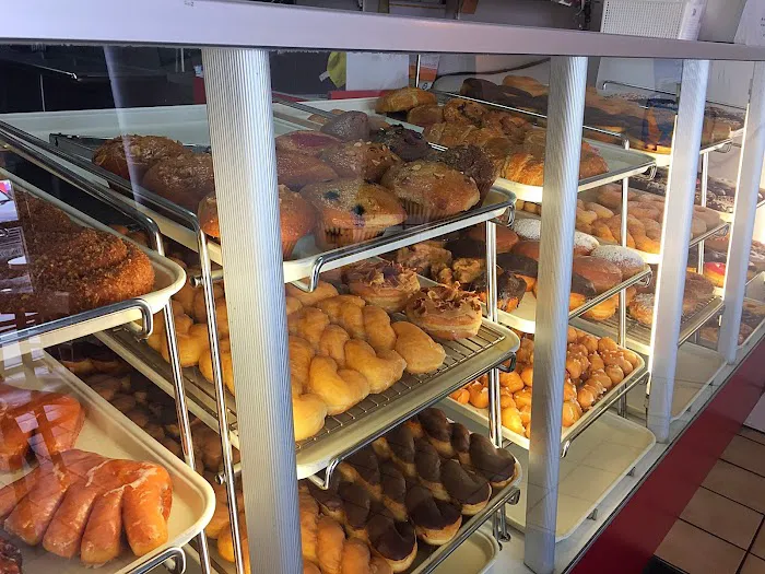 Golden West Donuts Picture 1