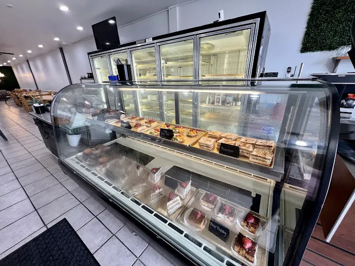Coppelias Bakery & Restaurant Picture 6