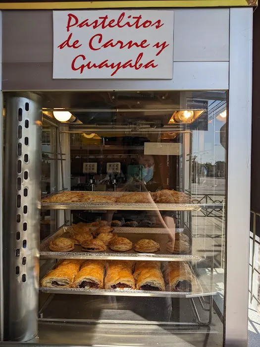 Coppelias Bakery & Restaurant Picture 8