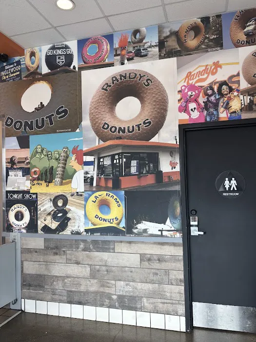 Randy's Donuts Picture 10
