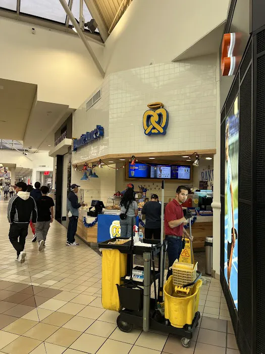 Auntie Anne's Picture 7