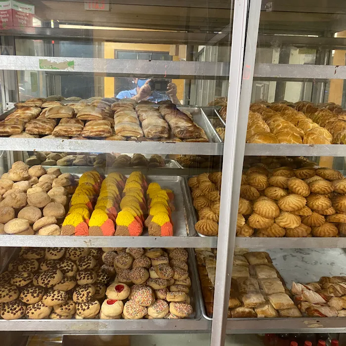 La Guadalupana Bakery Picture 7
