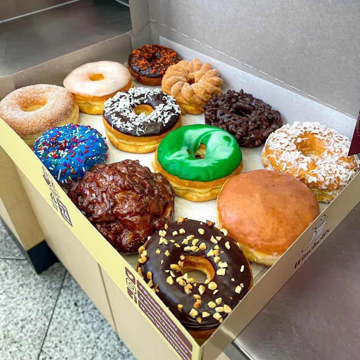 Winchell's Donut House Picture 10