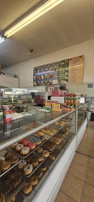 Pioneer Donuts Picture 5