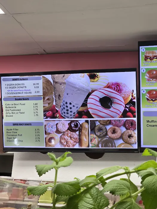 B & B Donuts Picture 8