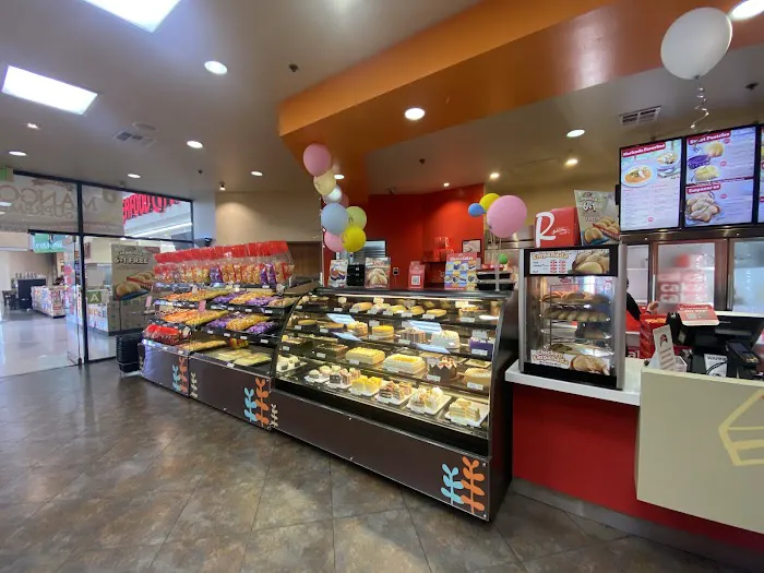 Red Ribbon Bakeshop Picture 5