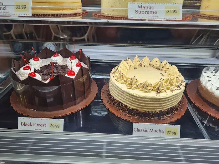 Red Ribbon Bakeshop Picture 8