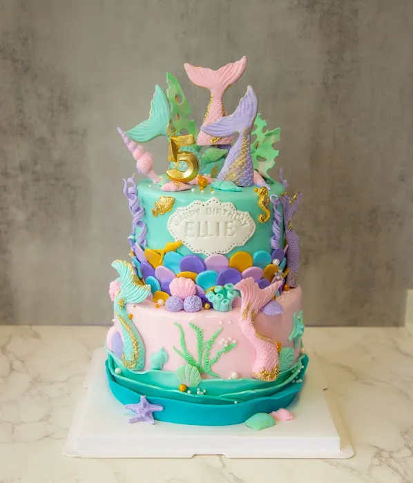 Cake Playhouse Picture 5