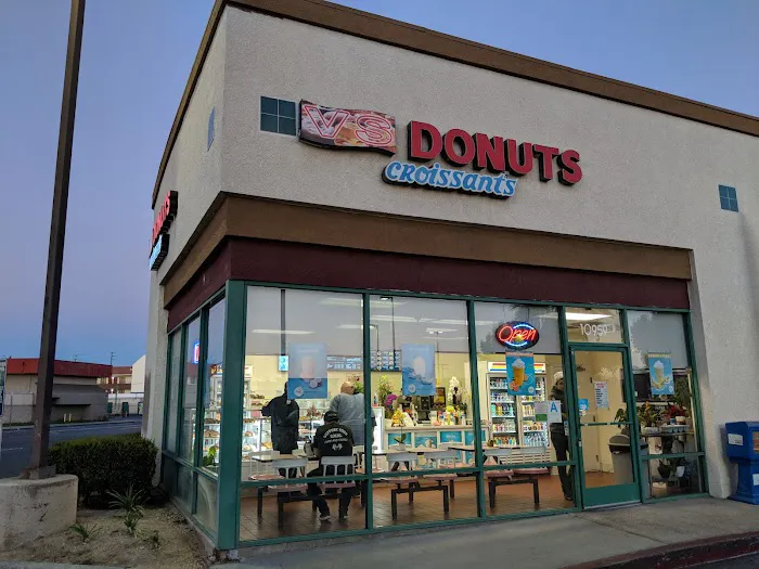 VS Donuts Croissants Picture 10