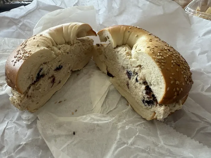 Round Dough With A Hole - Bagels & Deli Picture 7