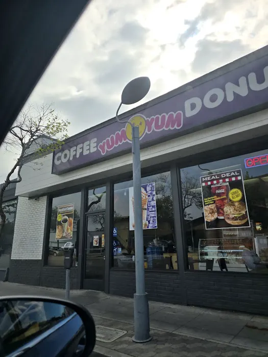 Yum Yum Donuts Picture 3