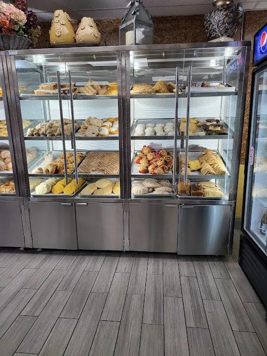 Pasteleria Y Panaderia El Panon Bakery Picture 8