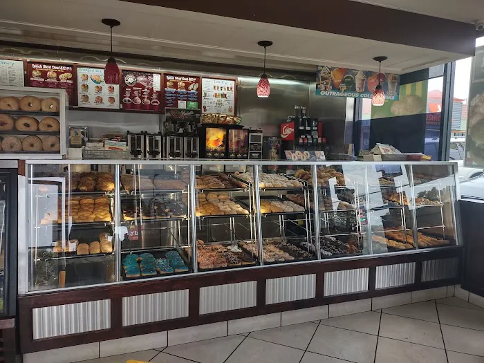 Winchell's Donut House Picture 7