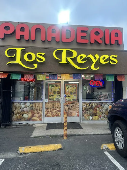 Panaderia Los Reyes Bakery # 1 Picture 7