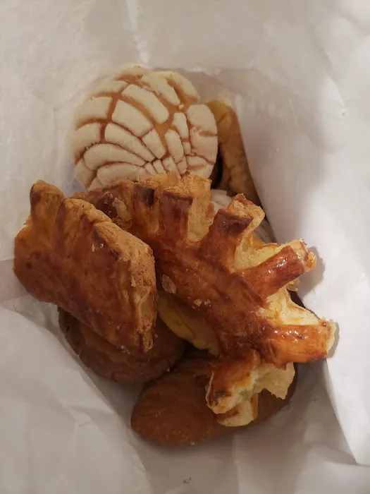 Panaderia Los Reyes Bakery # 1 Picture 5