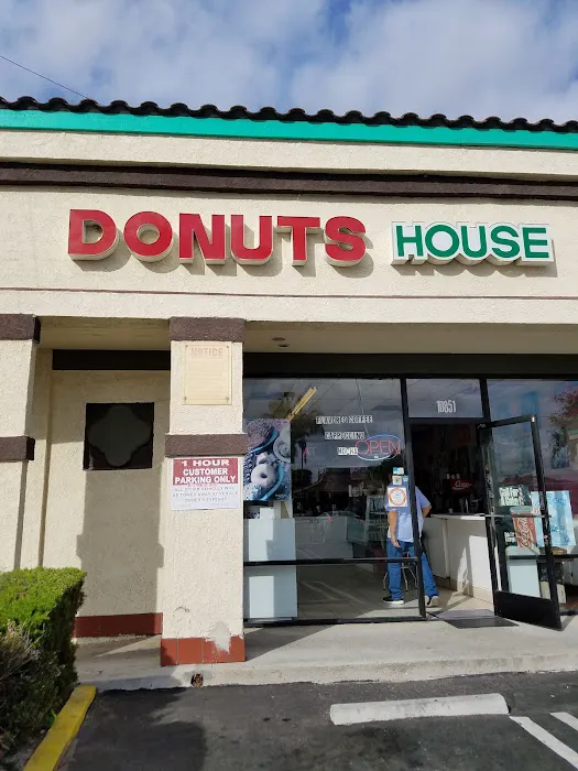 Donut House Picture 7