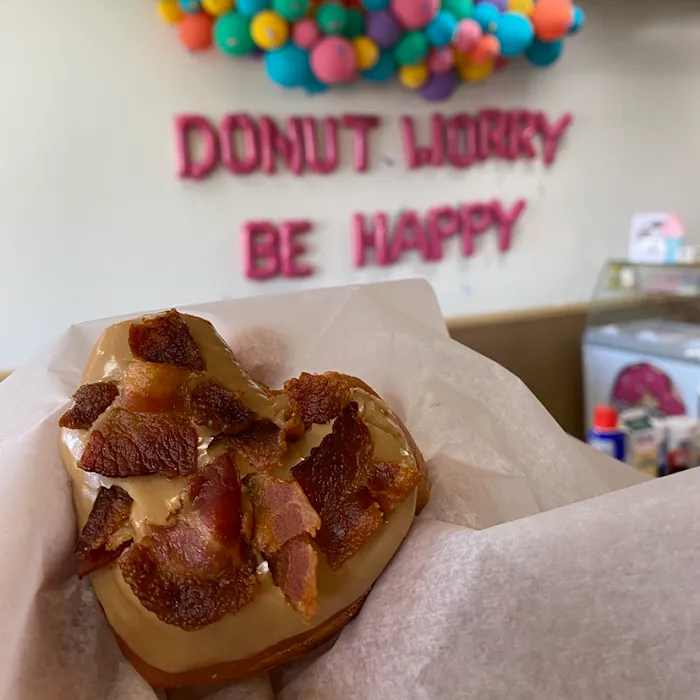 Doh-Nut-Hut Picture 5