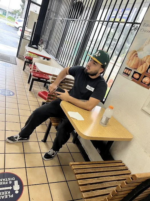 Grand Donuts Picture 5