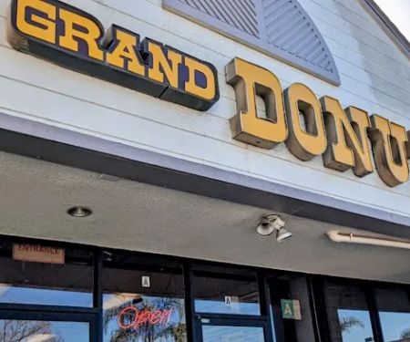 Grand Donuts