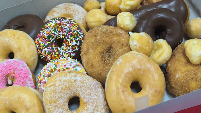 Grand Donuts Picture 3