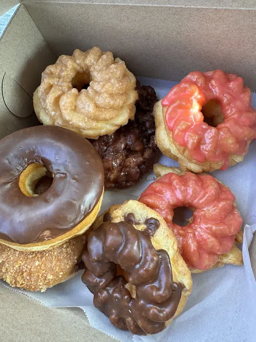 Grand Donuts Picture 7