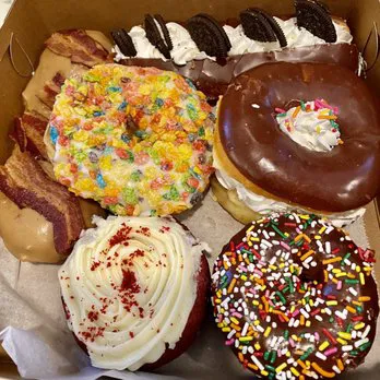 Rainbow Donuts (Norwalk) Picture 10