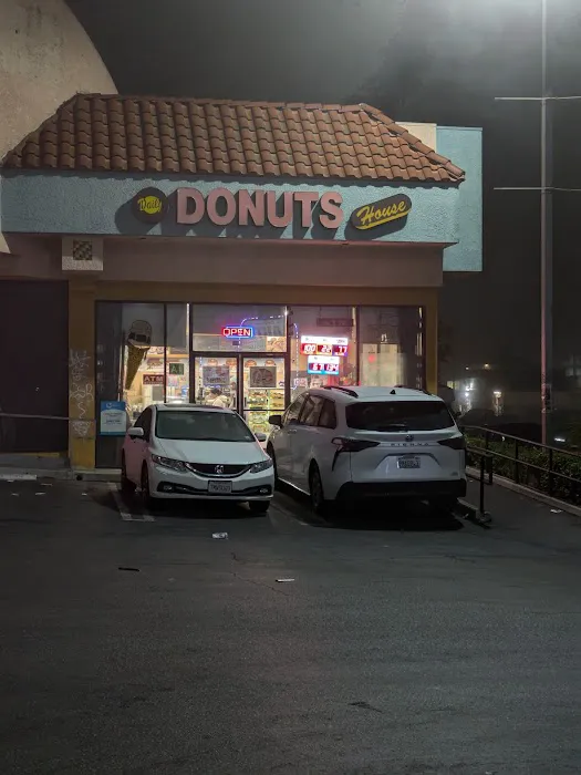 Daily Donut House Picture 2