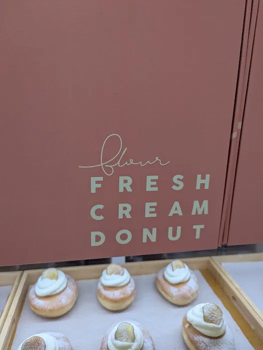 Flour Fresh Cream Donut Picture 4