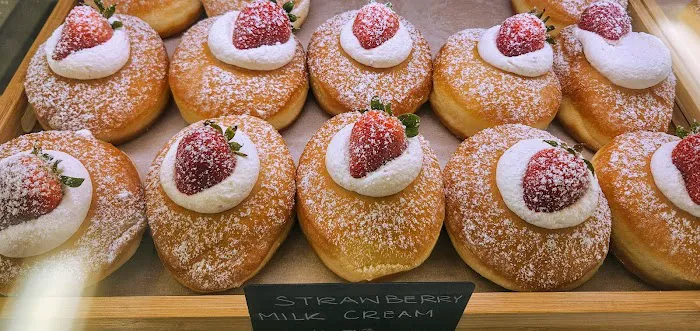 Flour Fresh Cream Donut Picture 8