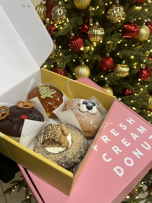 Flour Fresh Cream Donut Picture 3