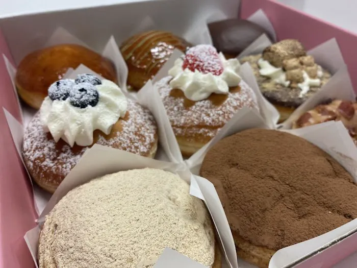 Flour Fresh Cream Donut Picture 5