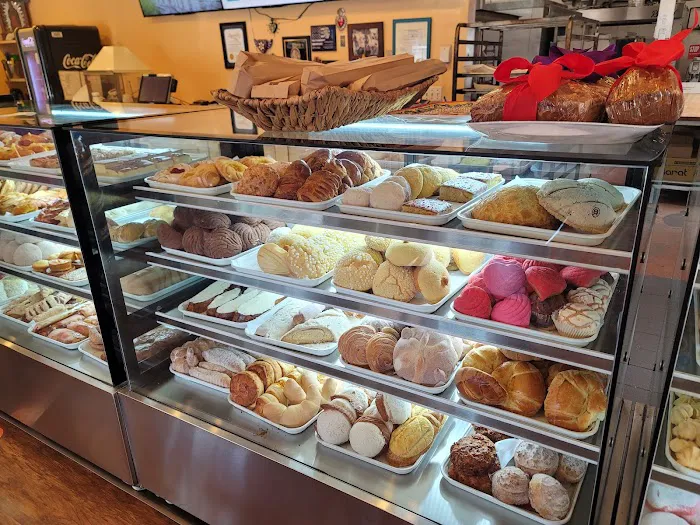 La Mascota Bakery Picture 8