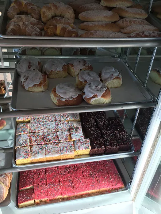 Ponce's Bakery Picture 3