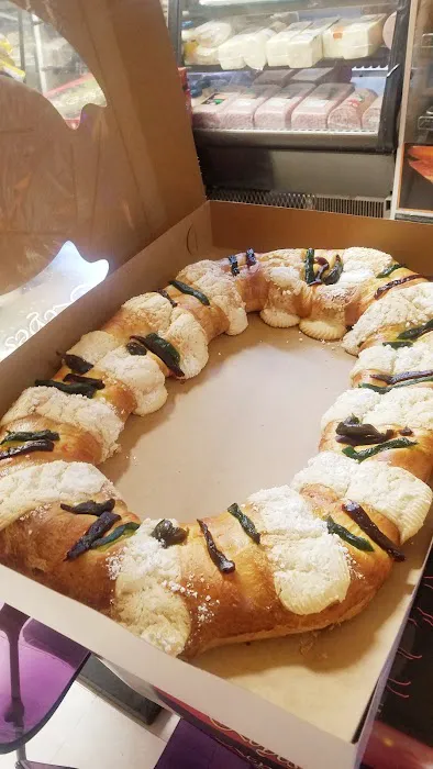 El Globo Bakery Picture 1