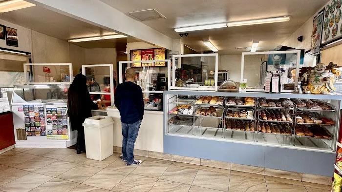 Cherri's Donuts Picture 5