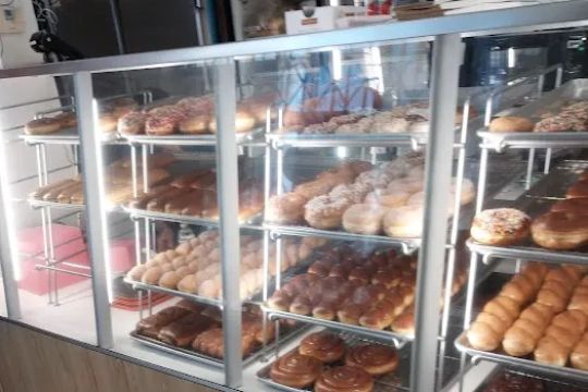 Grand Donuts