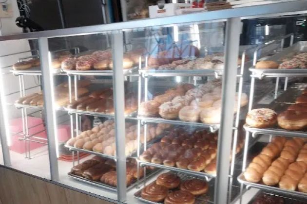 Grand Donuts