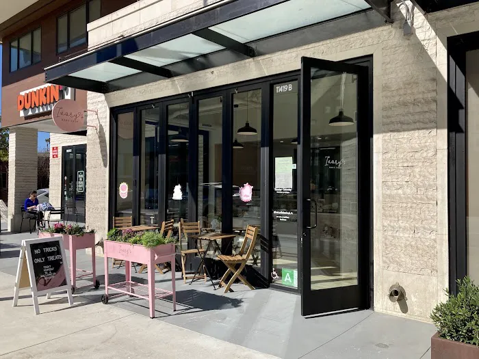 Ivory's Bake Shop Picture 3